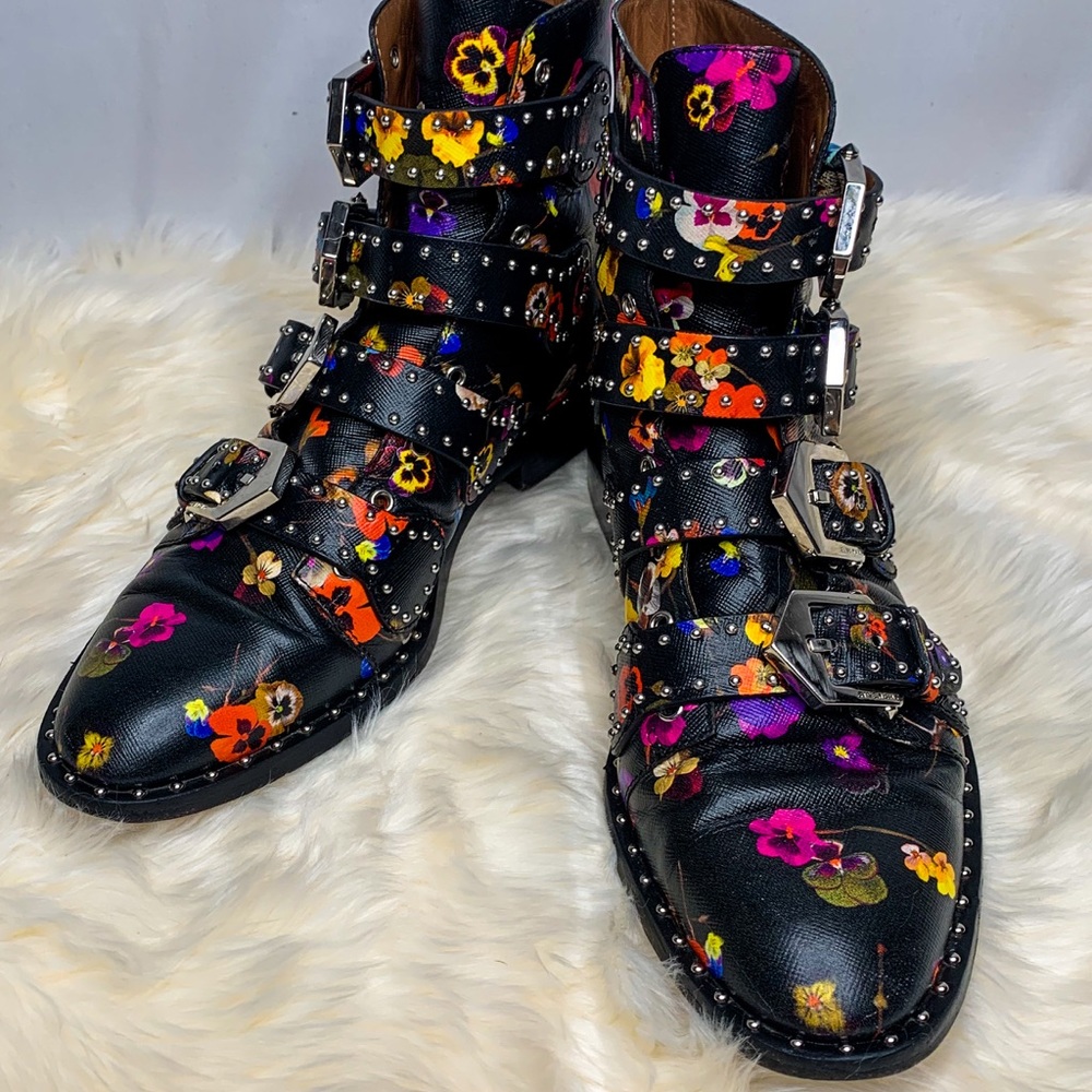 Givenchy Floral Print Ankle Boots🌸